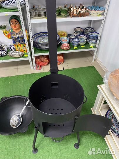 Казан чугунный 10-12 С трубой и зольником