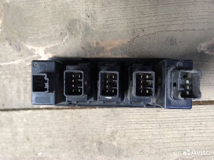 Hyundai Sonata NF 2007г 2л АКПП блок кнопок