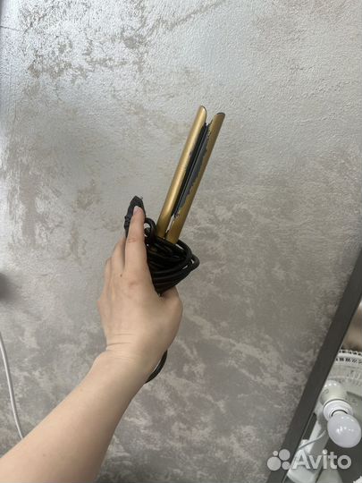 Утюг для мастера по реконструкции волос