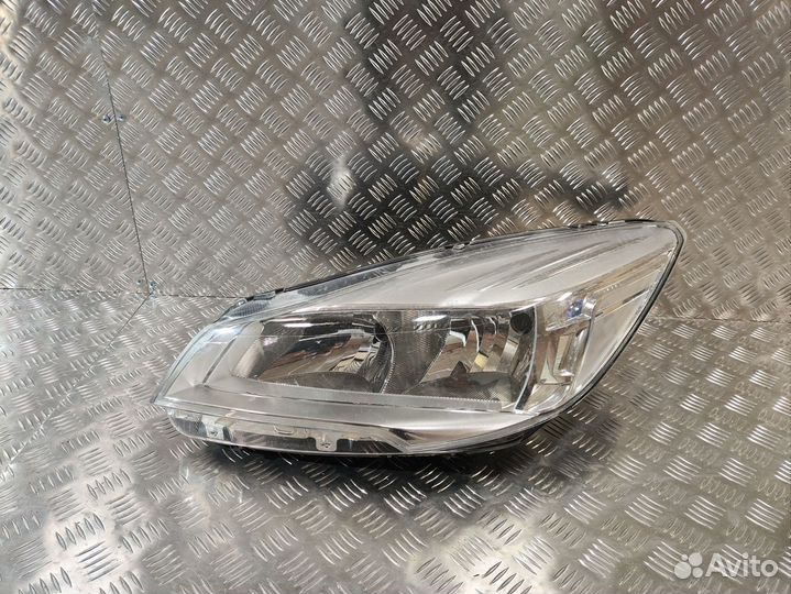 Фара Форд куга2