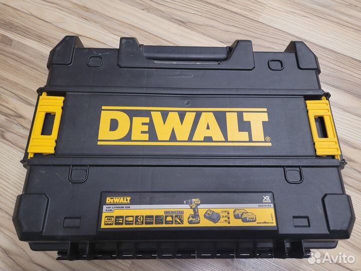 Ящик для инструмента кейс DeWalt Tstak