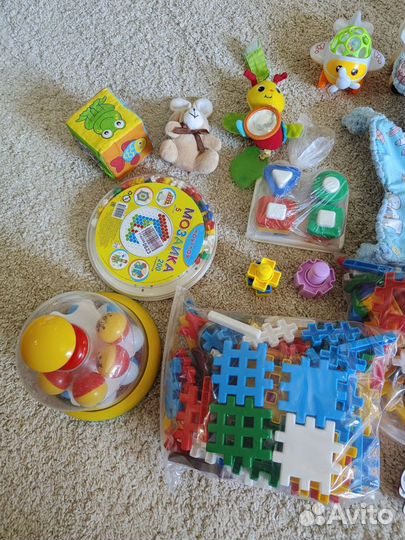 Пакет с игрушками и развивашками