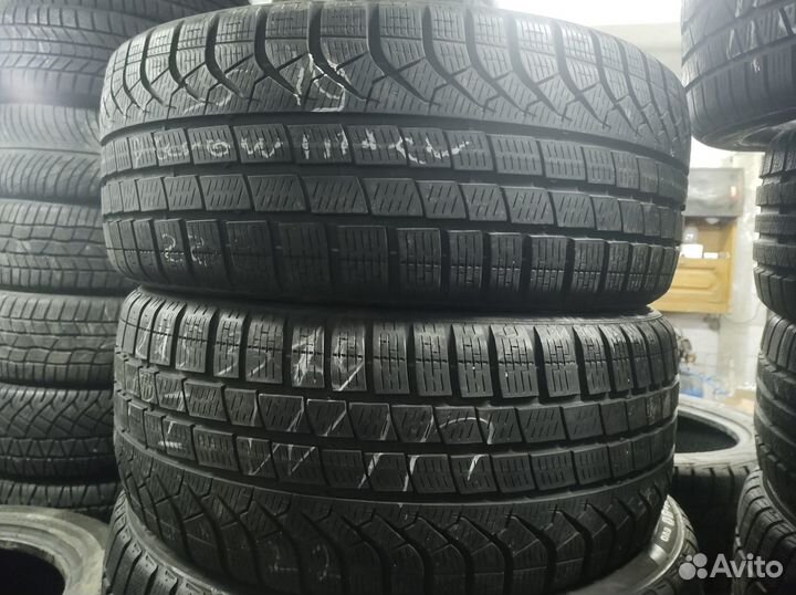 Pirelli P Zero Winter 245/35 R19