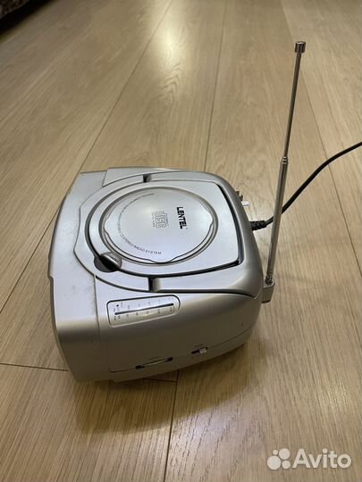 CD-проигрыватель с радио