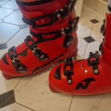 Горнолыжные ботинки Nordica 28.5 жесткость 120