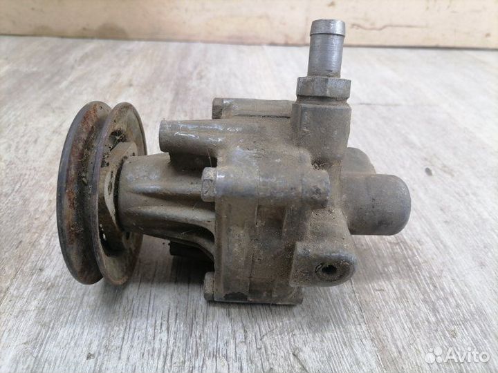 Насос гидроусилителя Volkswagen Passat B5 2000