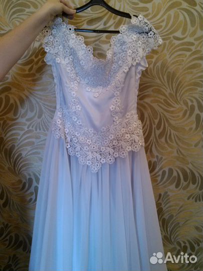 Свадебное платье, Польша. с фатой и креналином