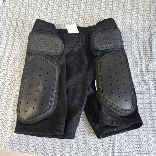 Защитные шорты для сноуборда