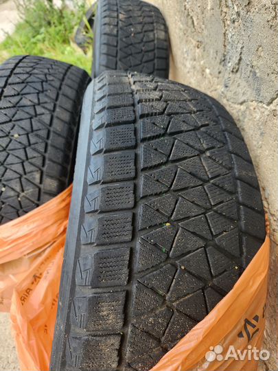 Bridgestone Blizzak DM-V2 235/55 R19