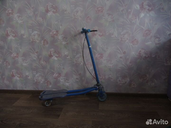 Самокат инерционный