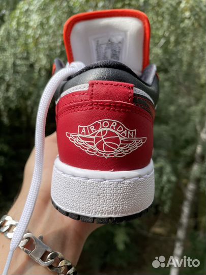 Кроссовки Nike Air Jordan 1 Low GS 5 US