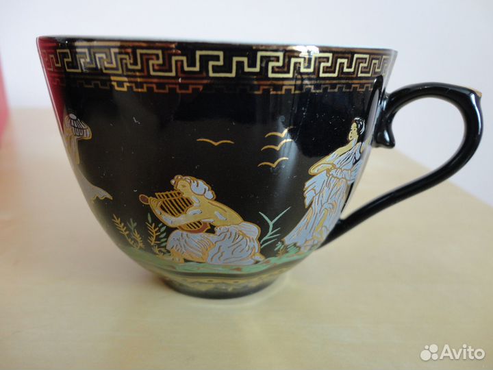 Фарфоровые чашки