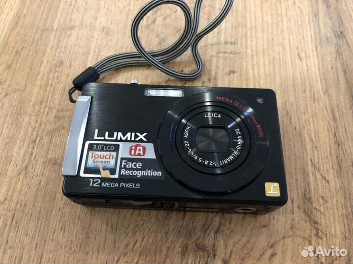 Компактный фотоаппарат Panasonic Lumix DMC-FX550