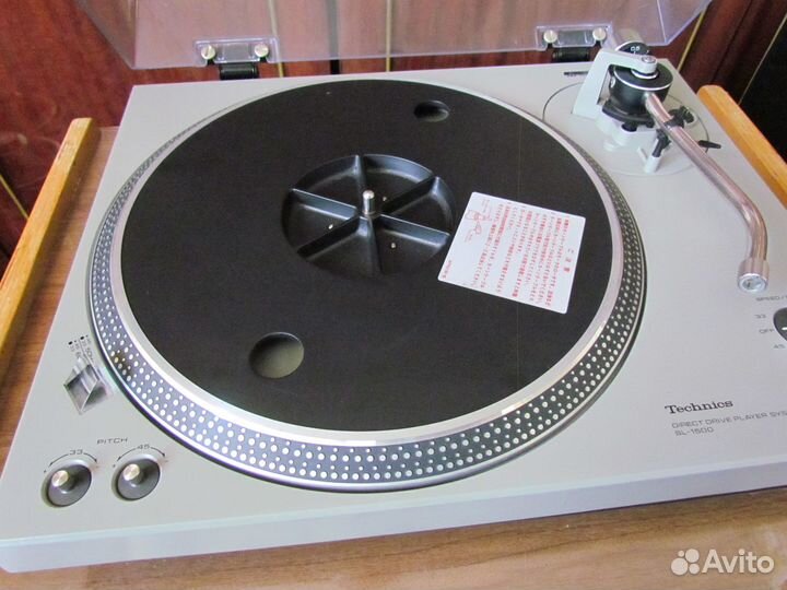 Проигрыватель винила Technics SL-1500