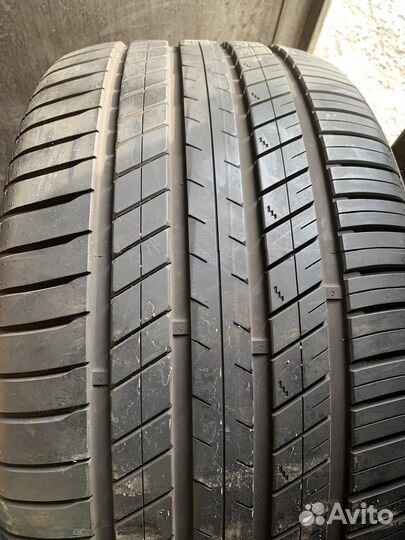 RoadX RXQuest SU01 275/45 R21 и 315/35 R21