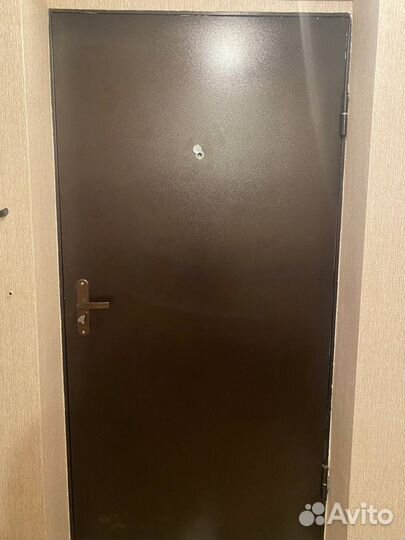 Дверь входная металлическая от застройщика