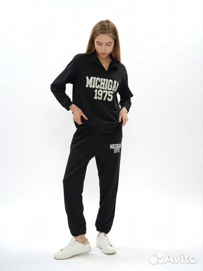 Спортивный костюм женский