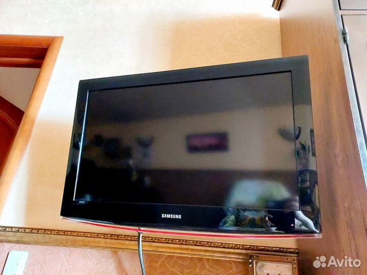 Телевизор Samsung LE32B450C4W