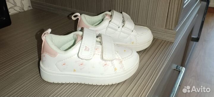 Кроссовки для девочки