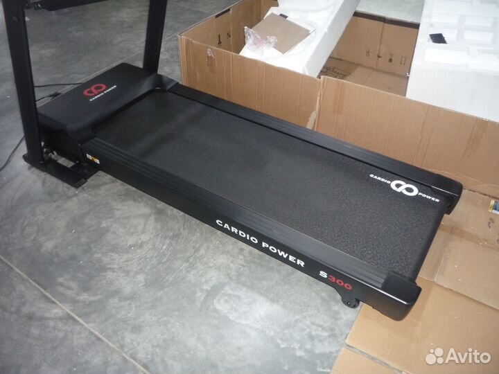 Беговая дорожка CardioPower S300, черный