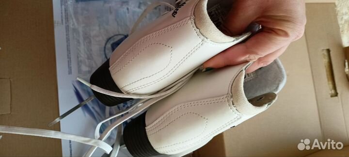 Продаются коньки для фигурного катания