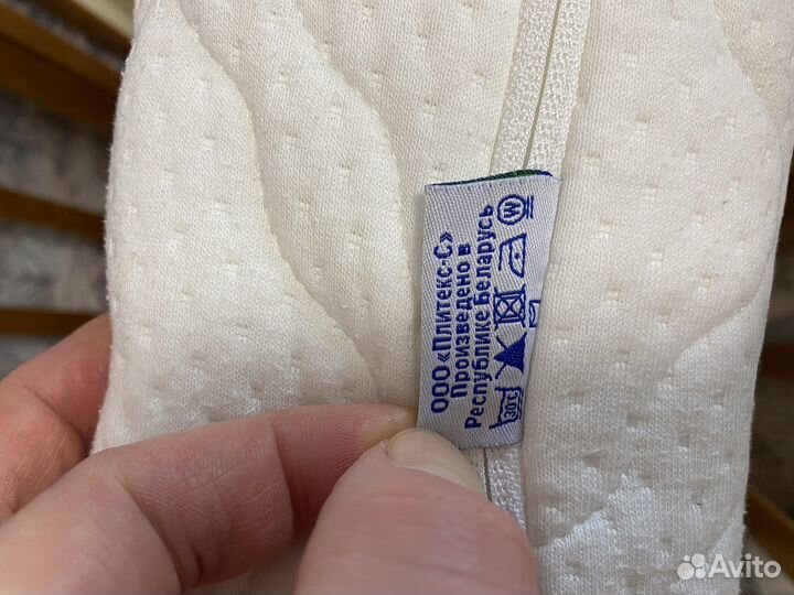 Детская кроватка с маятником