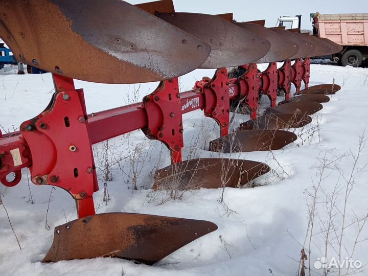 Плуг оборотный