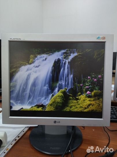 Монитор LG flatron L1730S