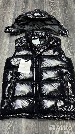 Жилетка Moncler глянцевая с капюшоном