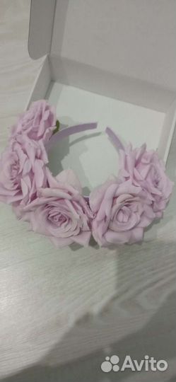 Красивый ободок из роз