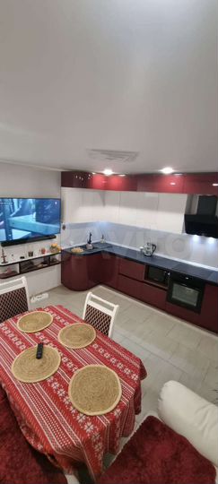 4-к. квартира, 82 м², 5/10 эт.