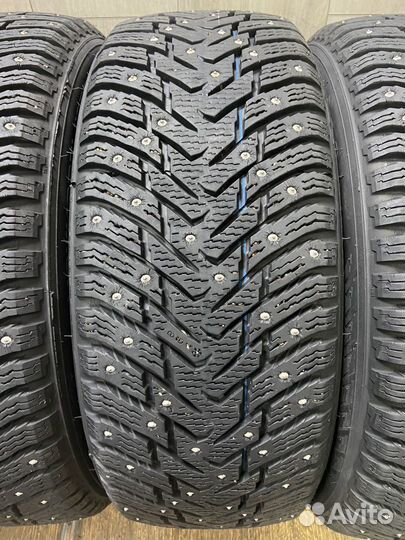 Nokian Tyres Hakkapeliitta 8 215/55 R17