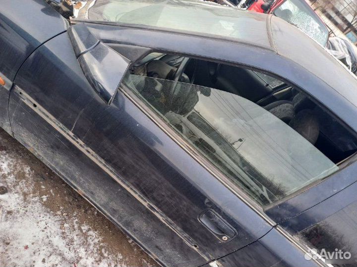 Стекло двери переднее левое Opel Vectra 1995-2000