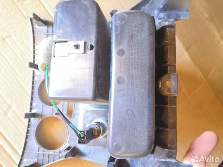 Центральная накладка торпеды Вега С100 Vega C100