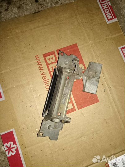 Ручка двери внешняя левая задняя BMW E34 5 серии