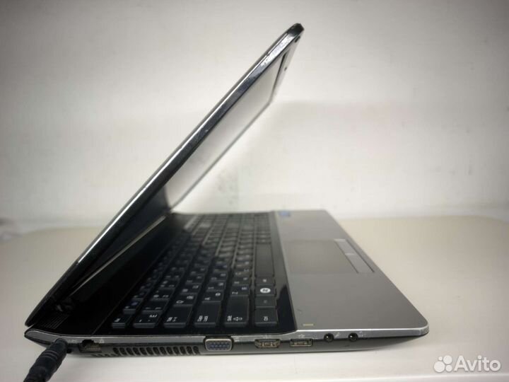 Офисный ноутбук Samsung