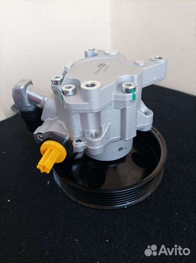 Насос гидроусилителя на Mercedes