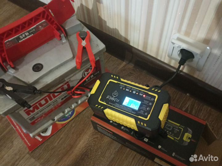 Автомобильное зарядное устройство для акб