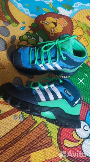 Кроссовки adidas 27