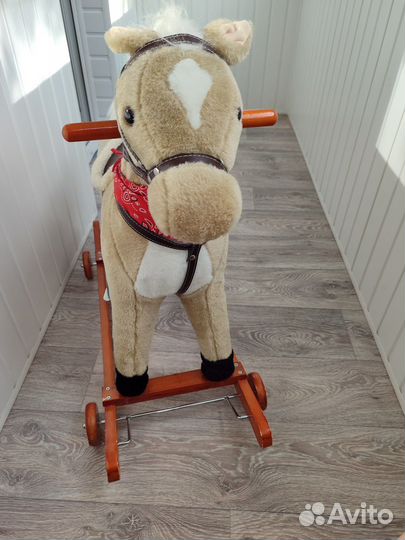 Лошадка-качалка