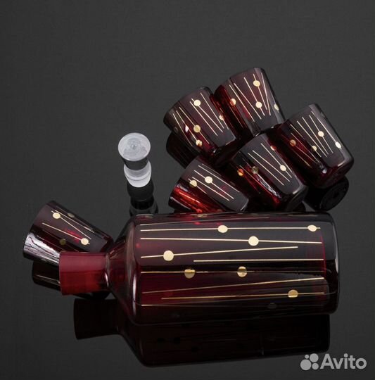 Графин и рюмки