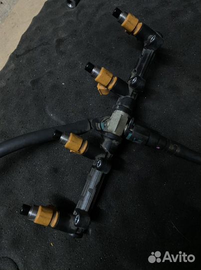 Топливная рампа форсунки в сборе Honda CBR 600 RR