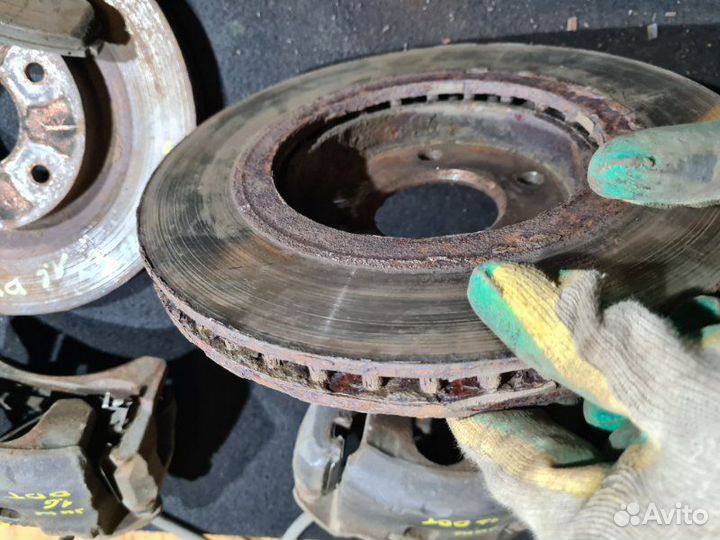 Комплект передних тормозов Nissan Juke F15 1.6 DDT