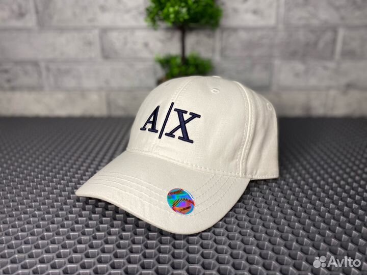 Кепка Armani Exchange белая