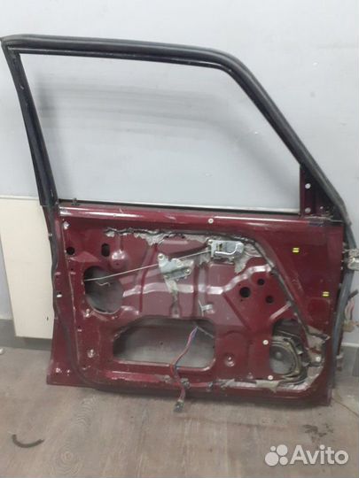 Дверь передняя левая Mitsubishi Pajero V21W 4D56
