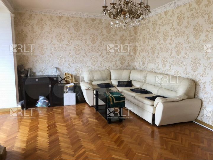 3-к. квартира, 100 м², 5/5 эт.