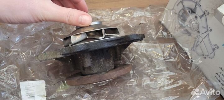 Помпа chevrolet captiva и прокладки к ней (новые)