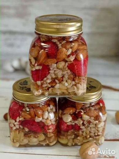 Мед с орехами