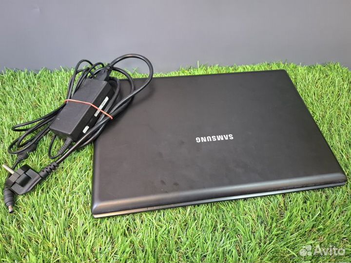Ноутбук Samsung NP-R519
