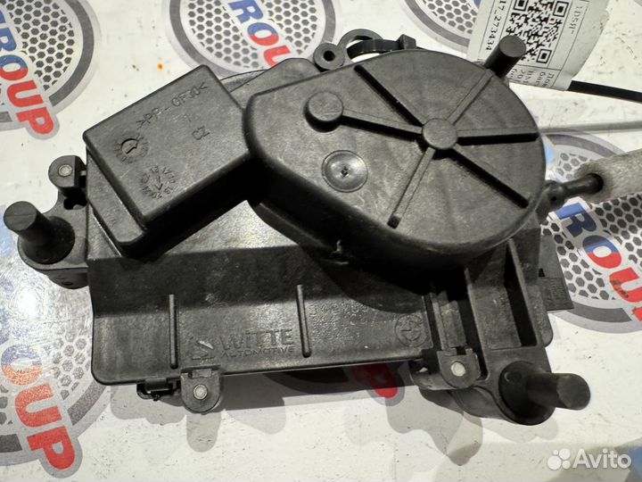 Доводчик крышки багажника Лев. Нижн. 51249482991